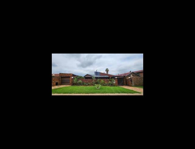 3 BEDROOM HOUSE FOR SALE IN ELANDSPARK